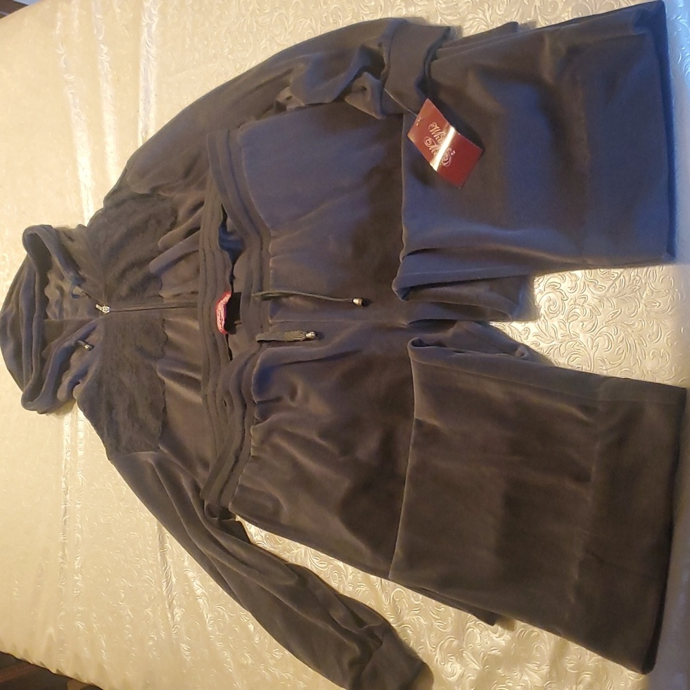 Brand new dark Grey jog suit 2 pieces top and bottom long pants